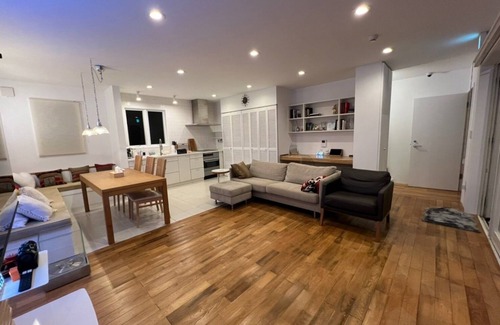 Yamanakako House | Relax at The No10: Pet-Friendly Retreat with Sauna & BBQ