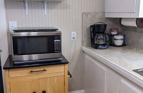 Atlantic House | Pet-Friendly Waterfront Retreat on Core Sound - 10/10 Rated
