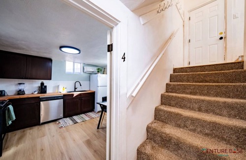 Kanab Hotel | Adventure's Oasis: Pet-Friendly Retreat with Hot Tub