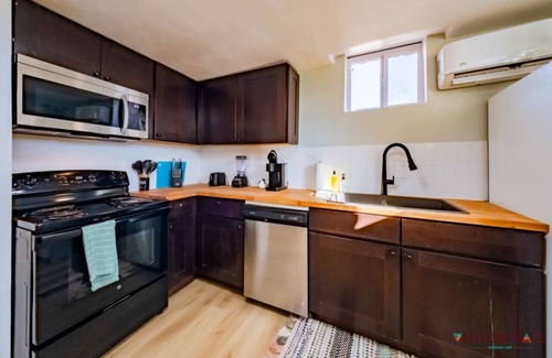Kanab Hotel | Adventure's Oasis: Pet-Friendly Retreat with Hot Tub