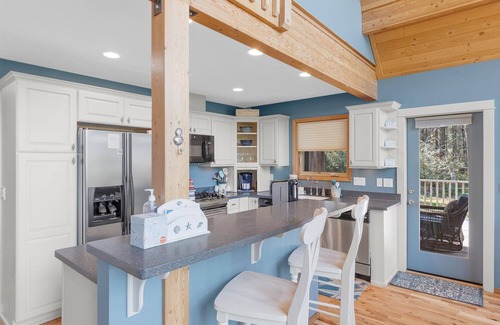 Ocean Park House | Prime Oceanfront Stay - Pet Friendly, Steps from the Beach