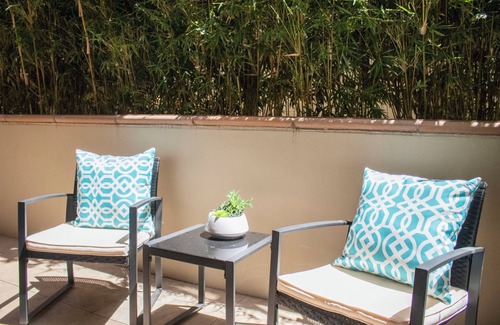 Walnut Creek Apartment | Relaxing Retreat Steps from Downtown with King Beds & Spa
