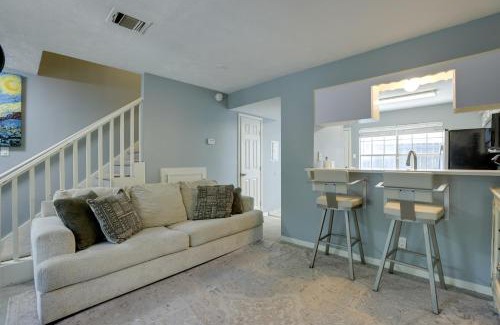 Humble House | Pets Welcome! Humble Townhome 4 Mi to Airport