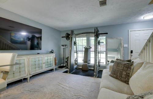 Humble House | Pets Welcome! Humble Townhome 4 Mi to Airport
