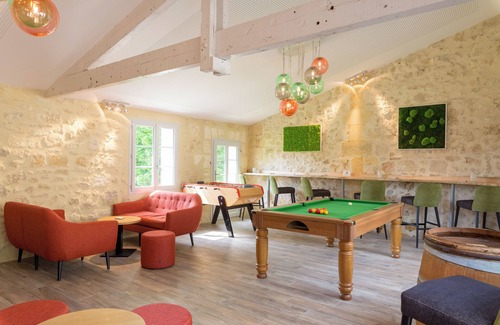 Salleboeuf Hotel | Relax at Les Secrets Château Pey La Tour with Great Amenities