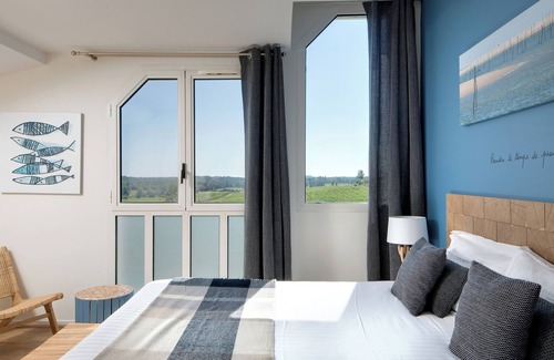 Salleboeuf Hotel | Relax at Les Secrets Château Pey La Tour with Great Amenities