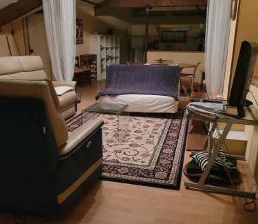 Sistels House | Pet-Friendly Retreat at Pey Sud with Breakfast Included