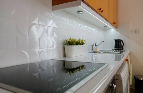 Peyia Town Apartment | Experience Peyia Fontana: 2-Bedroom Penthouse with Sea Views