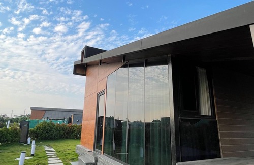 Hyderabad Cottage | Pezo 2 Premium cabin with Private Jacuzzi Hyderabad