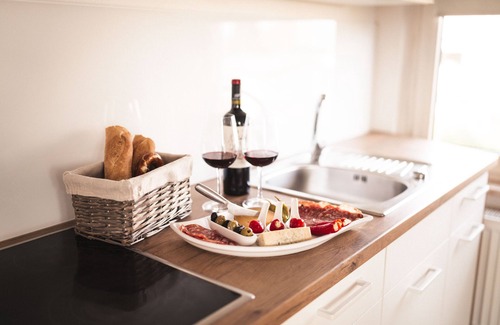 Neustadt-Haardt Apartment | Experience Pfälzer Herzel: Spa, Breakfast & Hot Tub Awaits!