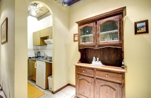 Rione VI Parione Apartment | Stylish PF Apartment: 2 Bedrooms in Piazza Navona