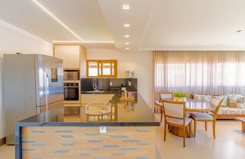 Itacimirim House | PF55 Ótima Casa: 4 Suites with Pool & Ocean View