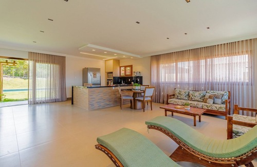 Itacimirim House | PF55 Ótima Casa: 4 Suites with Pool & Ocean View