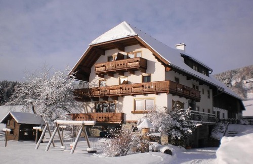 Mariapfarr House | Pfeifferhof: Guest Rated 10/10, Family and Pet-Friendly Stay