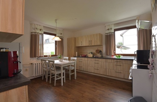 Schleid Apartment | Cozy "Pferde Glück" Retreat with Family-Friendly Amenities