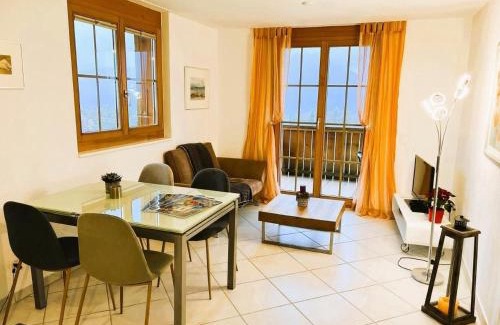 Aeschi bei Spiez Apartment | Scenic Ferienwohnung Pfrundmatte with Breathtaking Views