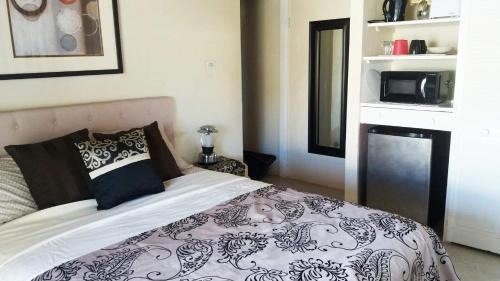 Atlantic Shores House | Garden Suite with Ocean View: Surf, Work & Unwind