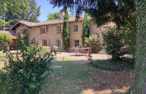 Genouilleux Bed & Breakfast | Unforgettable Stay at Phèdre en Saône - 9.7/10 Rated