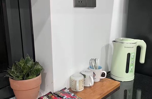 Hue Villa | Phòng gia đình có hồ bơi và ban công
