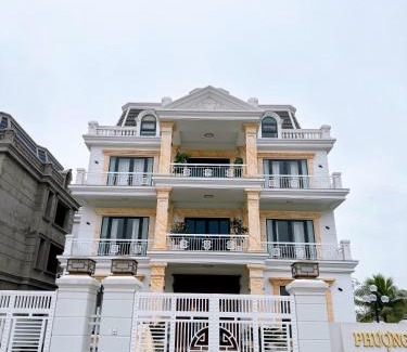 Ha Long Apartment | Phượng Hoàng Villa 13 phòng ngủ - ven biển, bể bơi, bi-a, BBQ, sân Pickleball, xe địa hình, chèo sup biển