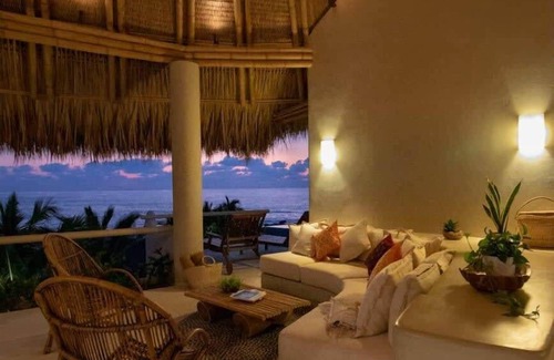 Troncones Condo | PH Aba: Luxurious and Tropical Beachfront Penthouse