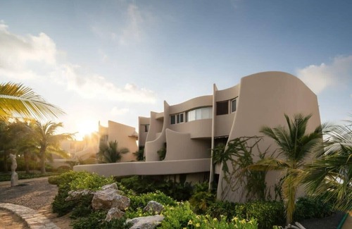 Troncones Condo | PH Aba: Luxurious and Tropical Beachfront Penthouse