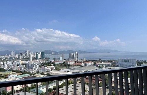 Phuoc Long Apartment | Oceanfront 2-Bedroom PH Apartment with Pool & Hot Tub