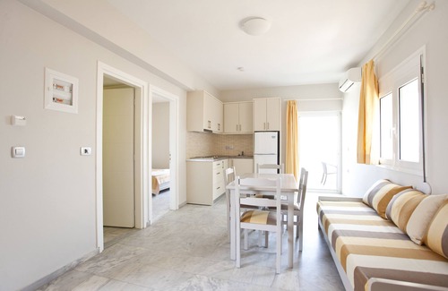 Kato Stalos Apartment | Unforgettable Stays at Phaedra Hotel with Ocean Views