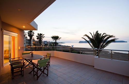 Kato Stalos Apartment | Unforgettable Stays at Phaedra Hotel with Ocean Views