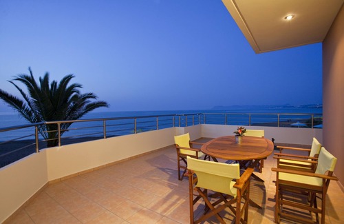 Kato Stalos Apartment | Unforgettable Stays at Phaedra Hotel with Ocean Views