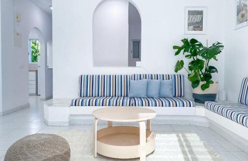 Chlorakas House | Discover Phaedrus Living Azure Serenity Villa - 4-Star Retreat