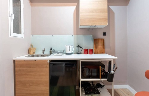 Nea Smirni Apartment | Discover Phaedrus Living: Stylish Studio in Nea Smirni