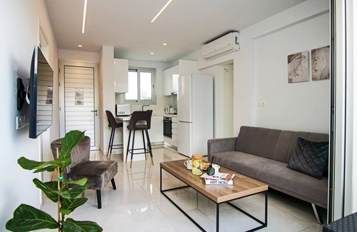 Paphos Apartment | Seaside Executive Flat: Oceanfront Comfort Awaits You