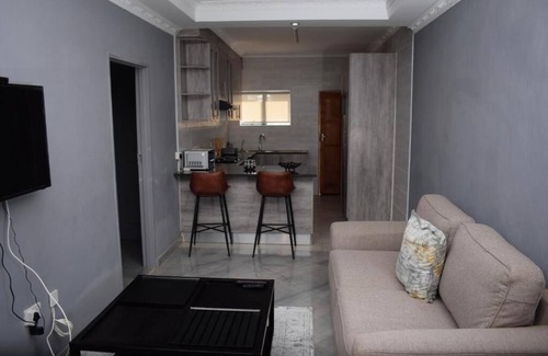 Jwaneng House | Cozy Phakela Cottages with Pool and Breakfast Included