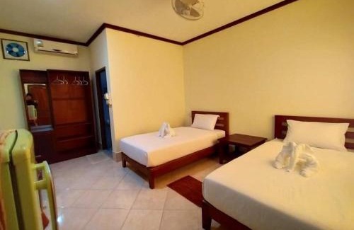 Na Hin House | Budget-Friendly Phamarn View Guesthouse with Breakfast