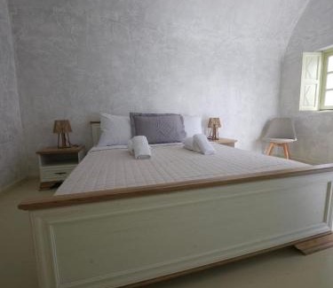 Oia Apartment | Phaos Oia Suites