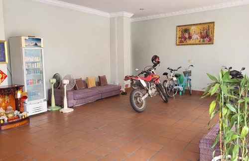 Tuol Kouk Hotel | Budget-Friendly PHAPPY GUEST HOUSE with Hot Tub Access