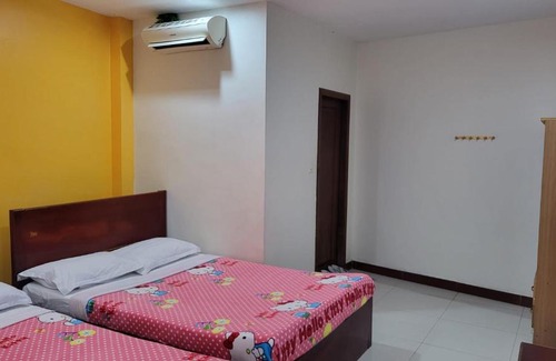 Tuol Kouk Hotel | Budget-Friendly PHAPPY GUEST HOUSE with Hot Tub Access
