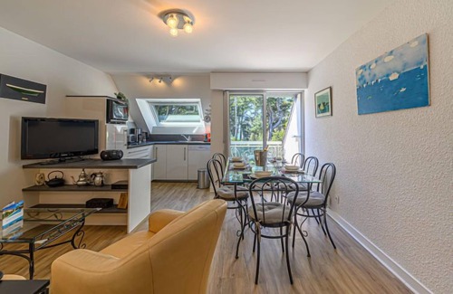 Saint-Philibert Apartment | Oceanfront Escape at Phare de Kernevest by Interhome