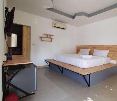 Nong Khae Hotel | Pet-Friendly Phattararesort: Ideal for Families on a Budget
