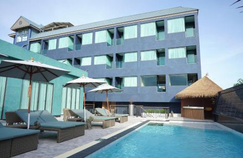 Cha-am Hotel | Experience Phattrasom Villa: Oceanfront Bliss Awaits