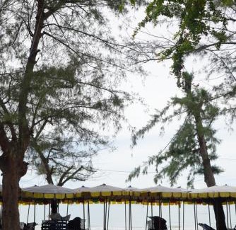 Cha-am Hotel | Experience Phattrasom Villa: Oceanfront Bliss Awaits