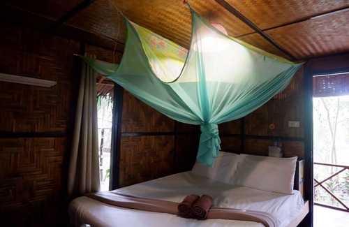 Ranong Hotel | Budget-Friendly Phayam Garden View with Family Amenities
