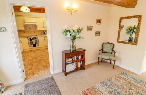 Minster Lovell Cottage | Family-Friendly Pheasant Cottage with Garden in Minster Lovell