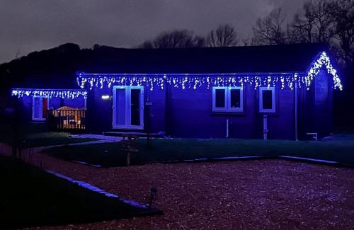 East Norton House | Pet-Friendly Pheasant Lodge with Hot Tub & Great Reviews