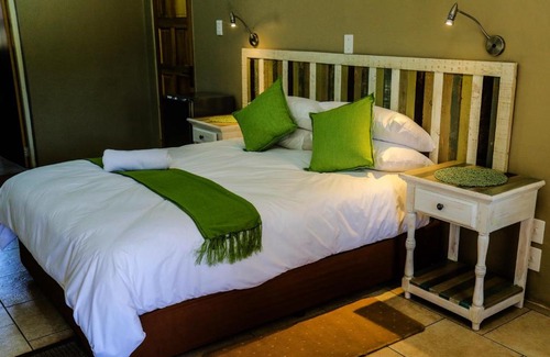 Newcastle House | Discover Pheasant's Rest: Family-Friendly with Pool and Dining
