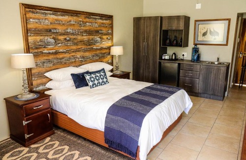 Newcastle House | Discover Pheasant's Rest: Family-Friendly with Pool and Dining