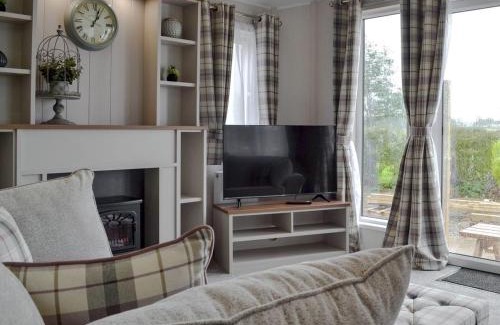 Penrith House | Discover Pheasant: Family-Friendly Retreat with Hot Tub