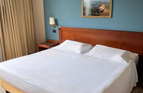 Bra Hotel | Elegant Phi Hotel Cavalieri: 4-Star Retreat with Spa & Dining
