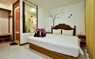 Ko Phi Phi Resort | Oceanfront Bliss at Phi Phi Arboreal Resort